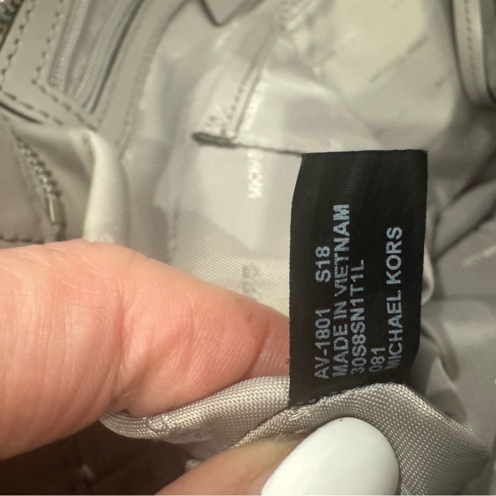 NWOT Michael Kors Gray Pebbled Leather Tote - Picture 15 of 15